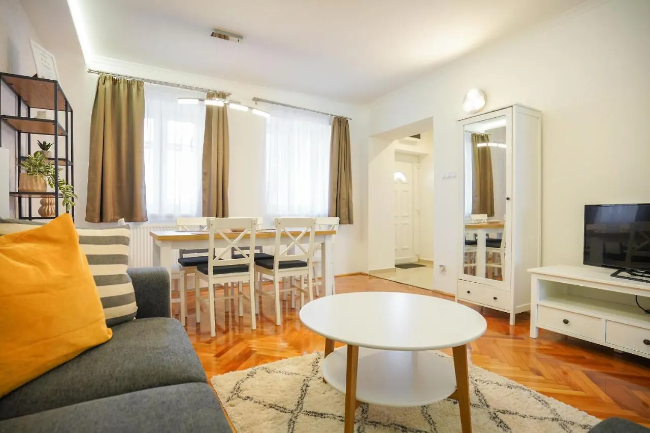 Piroska Bartokteri Apartman 02 Eger Apartment